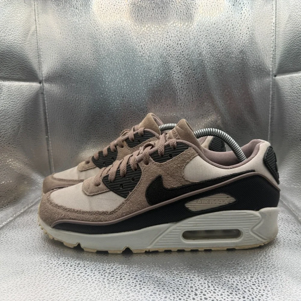 Nike product pair